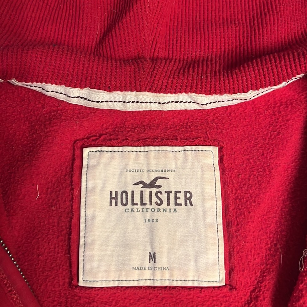 Hollister - Picture 4 of 6